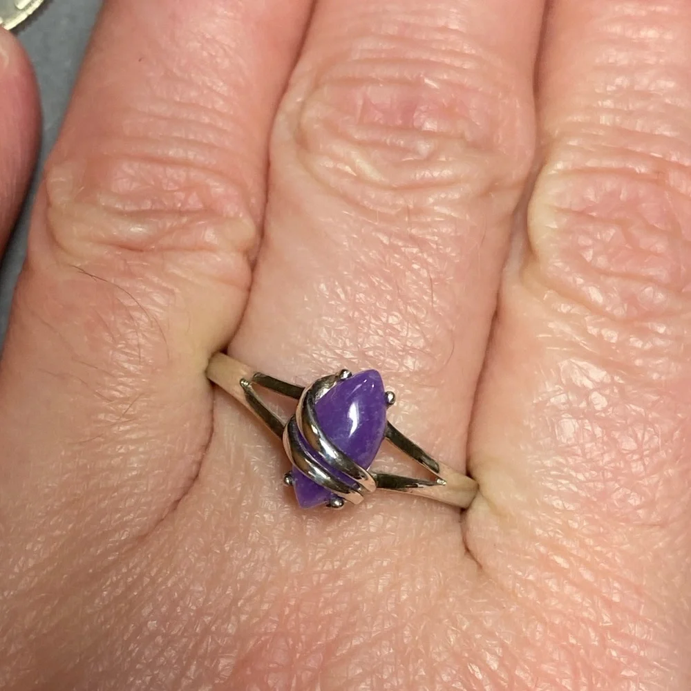 Vintage Avon sterling silver purple ring